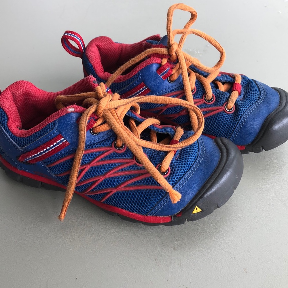 Keens toddler shoes. Size 12.